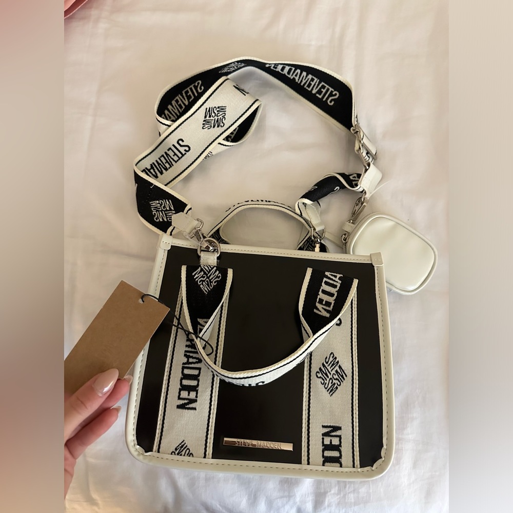 NEW WITH TAGS STEVE MADDEN PURSE BLACK AND WHITE